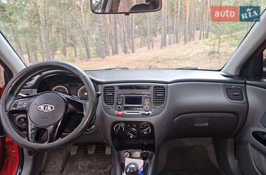 Седан Kia Rio 2010 в Черкасах