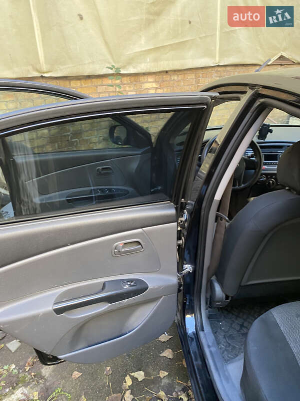 Седан Kia Rio 2011 в Киеве