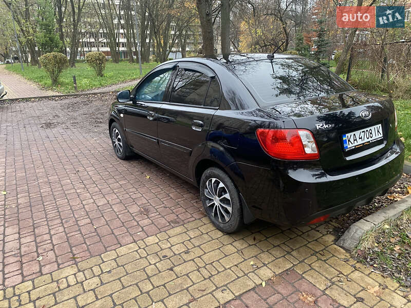 Седан Kia Rio 2011 в Киеве