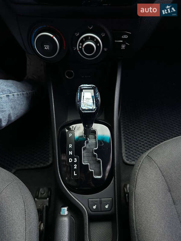 Седан Kia Rio 2012 в Ивано-Франковске фото 12 Седан Kia Rio 2012 в Ивано-Франковске