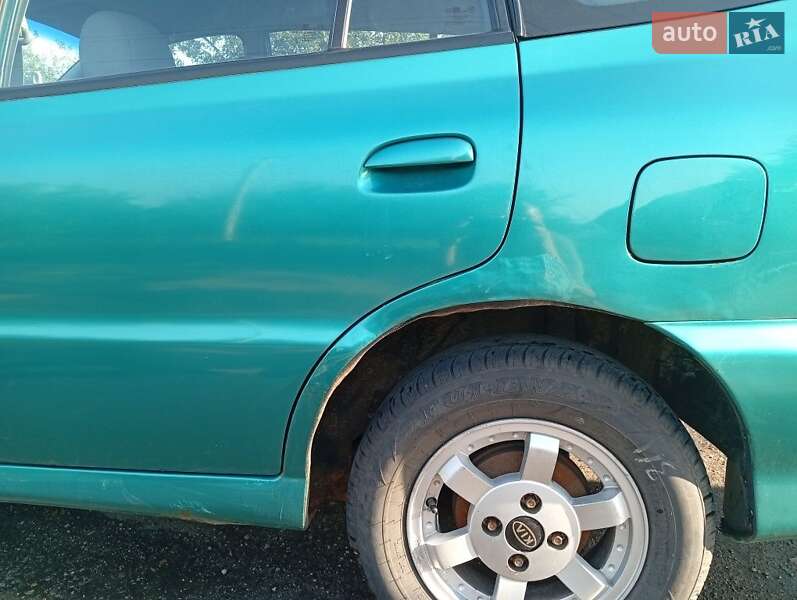 Универсал Kia Rio 2000 в Чугуеве