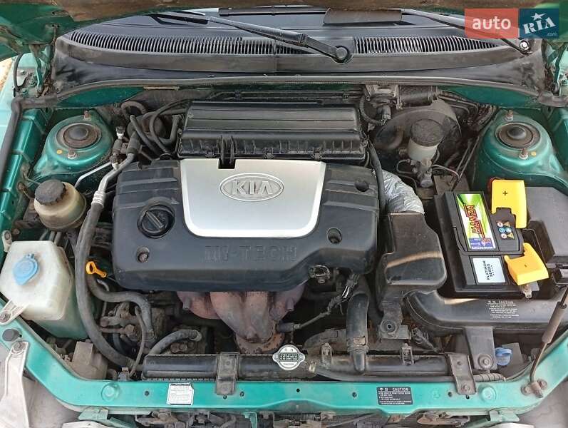 Универсал Kia Rio 2000 в Чугуеве