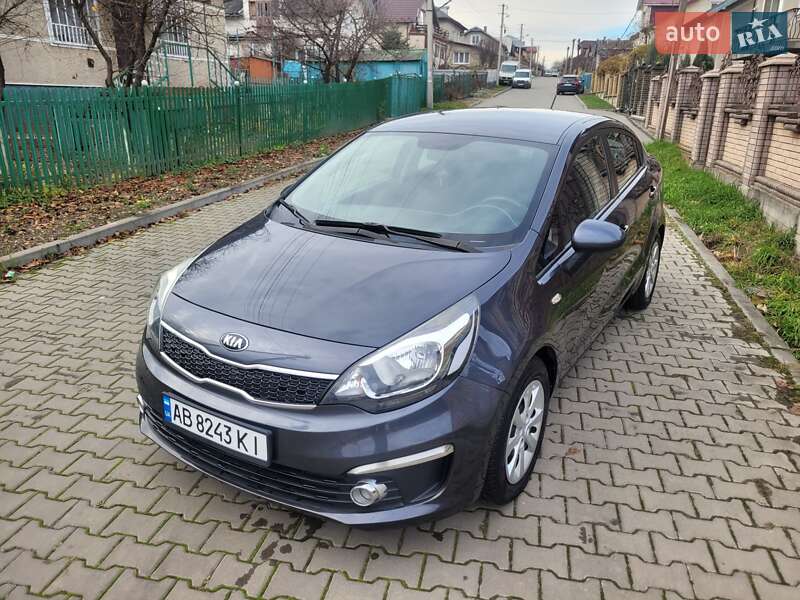 Седан Kia Rio 2016 в Ивано-Франковске