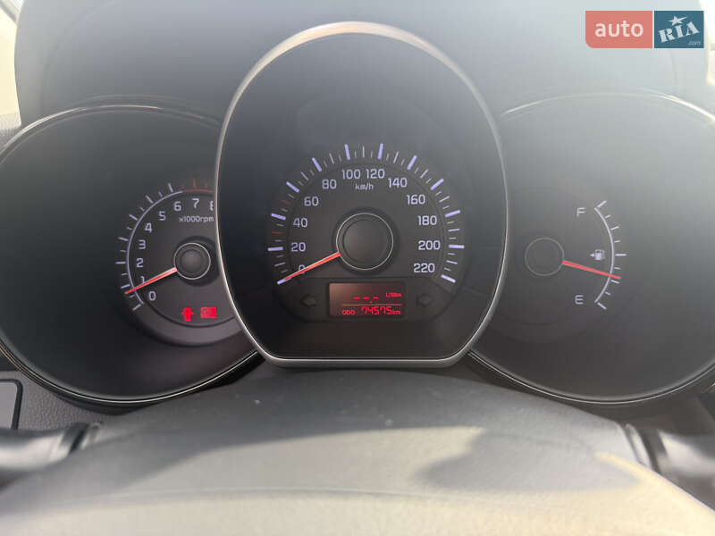 Седан Kia Rio 2012 в Кролевце