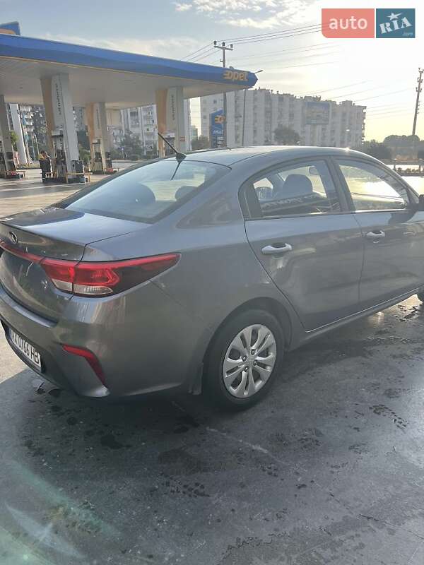 Седан Kia Rio 2018 в Харькове
