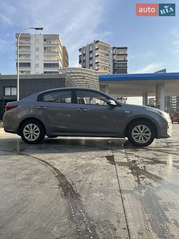 Седан Kia Rio 2018 в Харькове