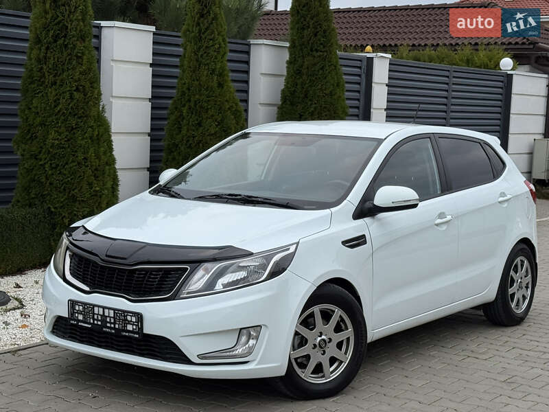 Хэтчбек Kia Rio 2012 в Одессе