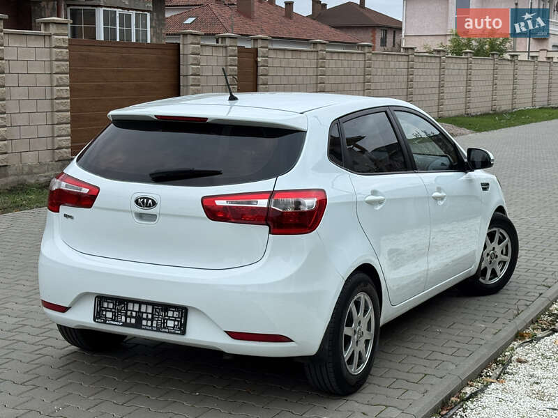 Хэтчбек Kia Rio 2012 в Одессе