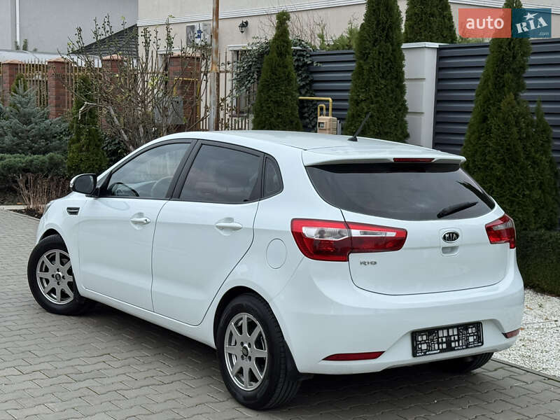 Хэтчбек Kia Rio 2012 в Одессе
