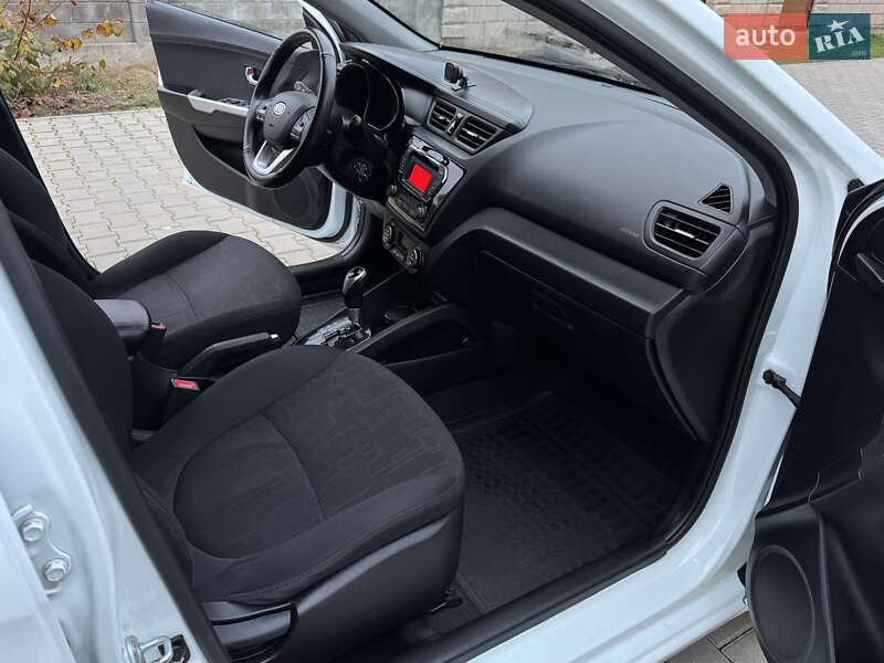 Хэтчбек Kia Rio 2012 в Одессе