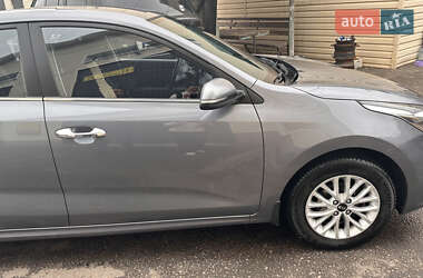 Седан Kia Rio 2018 в Києві