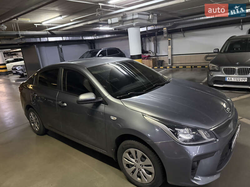 Седан Kia Rio 2018 в Киеве