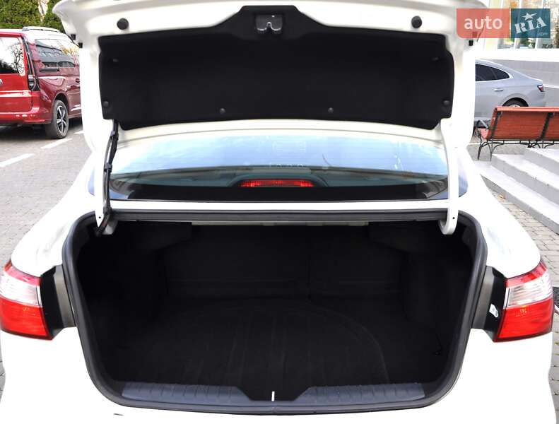 Седан Kia Rio 2017 в Одессе