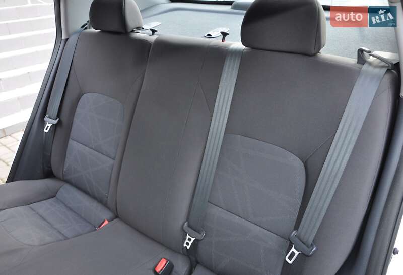 Седан Kia Rio 2017 в Одессе