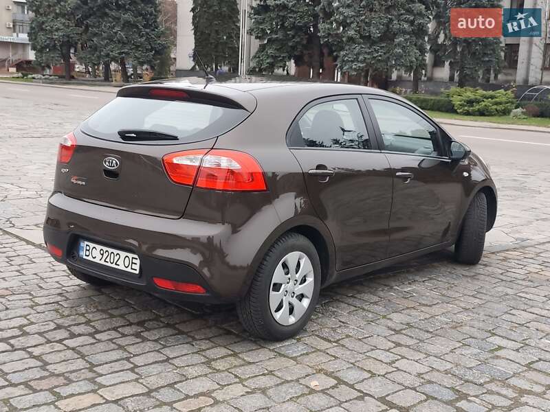 Хэтчбек Kia Rio 2012 в Кременчуге