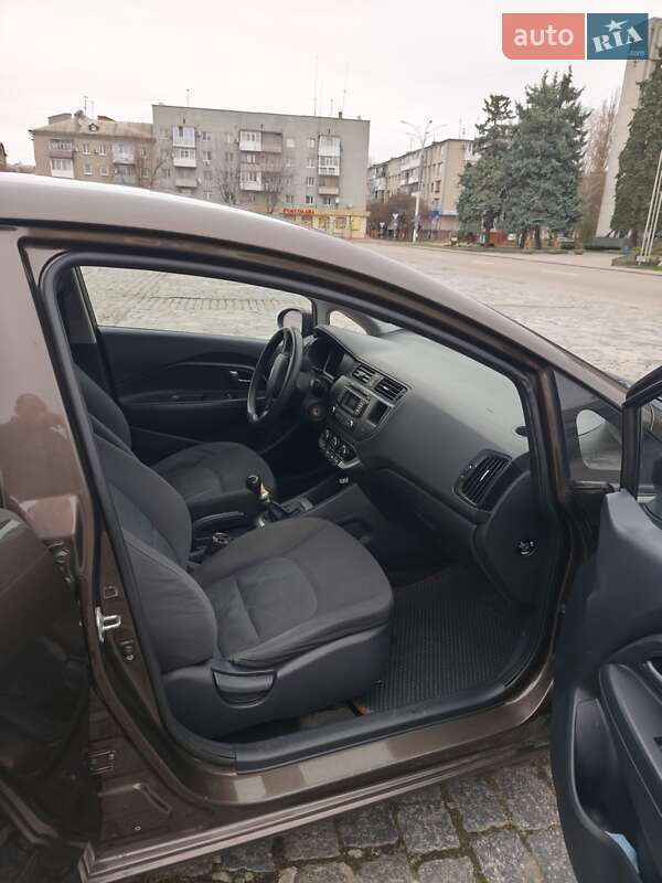 Хэтчбек Kia Rio 2012 в Кременчуге