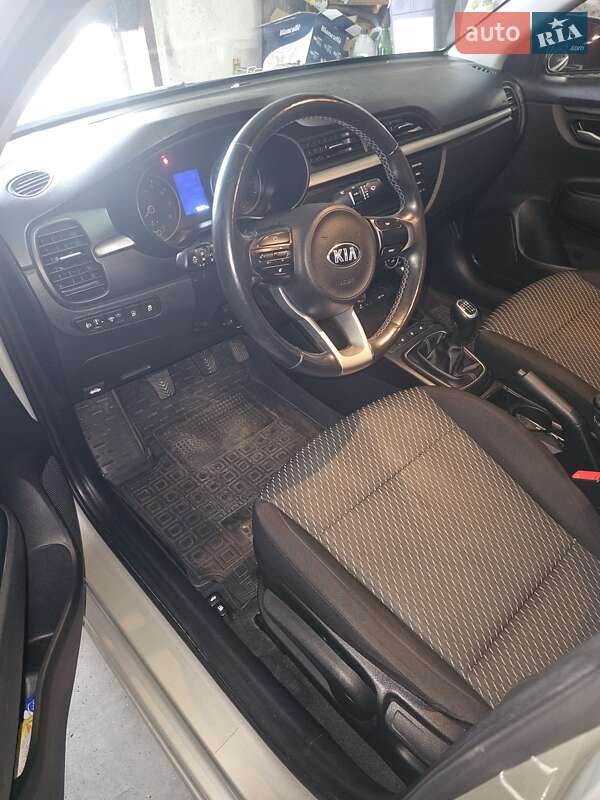 Седан Kia Rio 2018 в Киеве