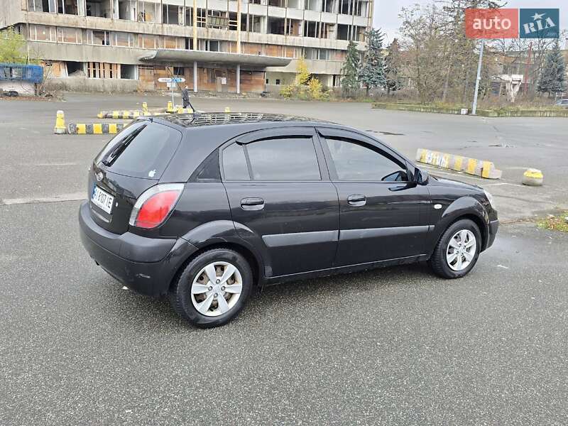 Хэтчбек Kia Rio 2007 в Киеве