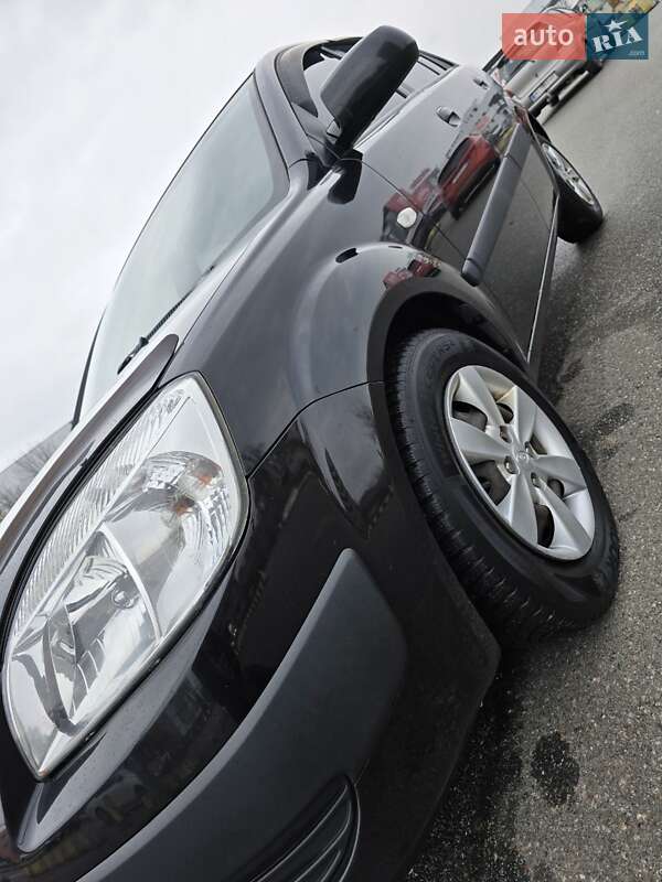 Хэтчбек Kia Rio 2007 в Киеве