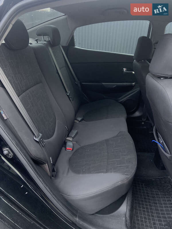 Седан Kia Rio 2013 в Киеве фото 11 Седан Kia Rio 2013 в Киеве
