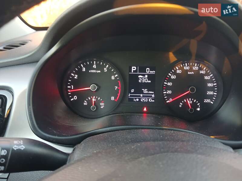 Хэтчбек Kia Rio 2018 в Тернополе