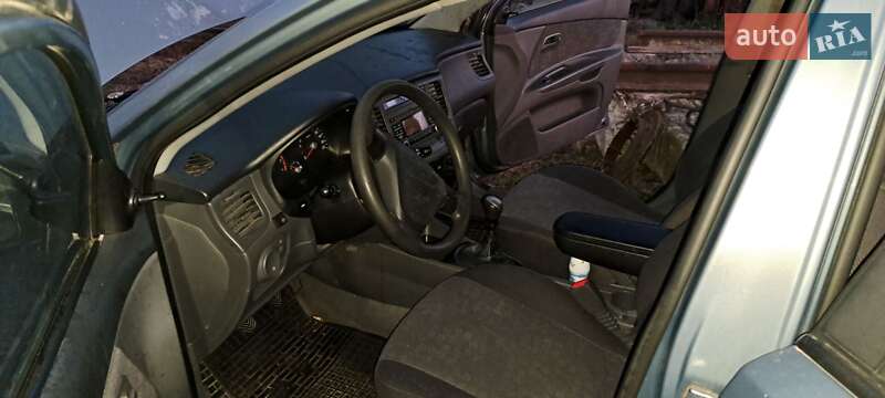 Хетчбек Kia Rio 2009 в Києві фото 9 Хетчбек Kia Rio 2009 в Києві