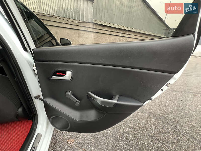 Седан Kia Rio 2013 в Києві фото 21 Седан Kia Rio 2013 в Києві