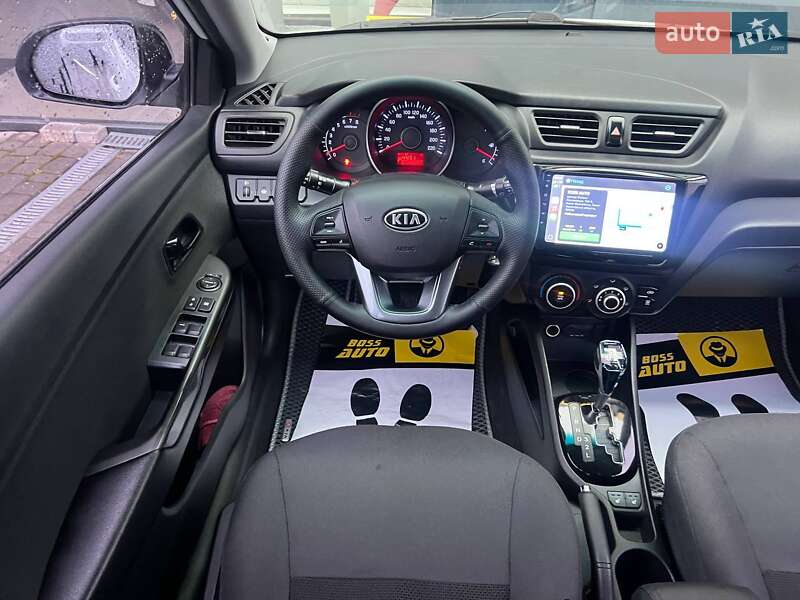 Седан Kia Rio 2012 в Ивано-Франковске