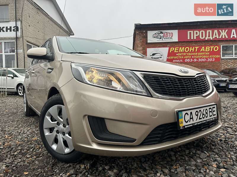 Седан Kia Rio 2012 в Смеле