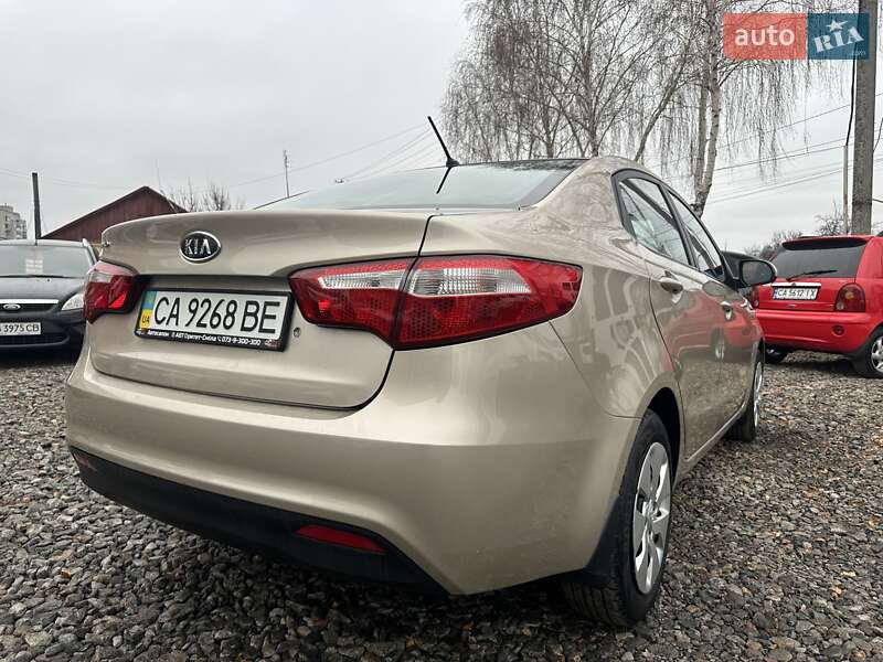 Седан Kia Rio 2012 в Смеле
