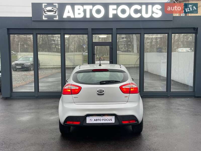Хэтчбек Kia Rio 2012 в Киеве