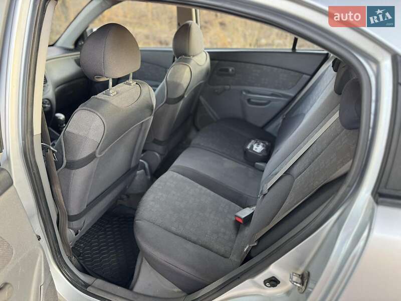 Хэтчбек Kia Rio 2007 в Днепре