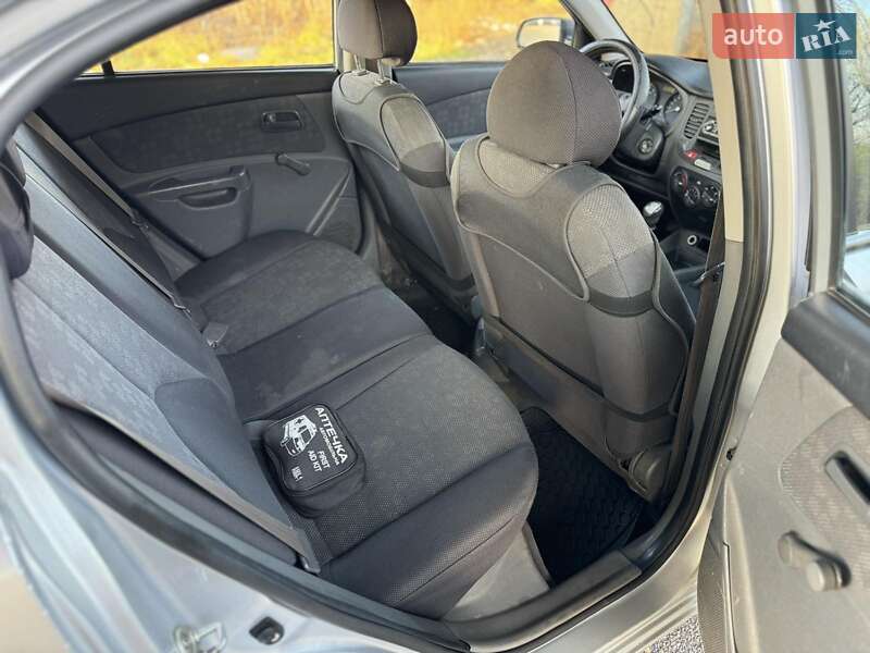 Хэтчбек Kia Rio 2007 в Днепре