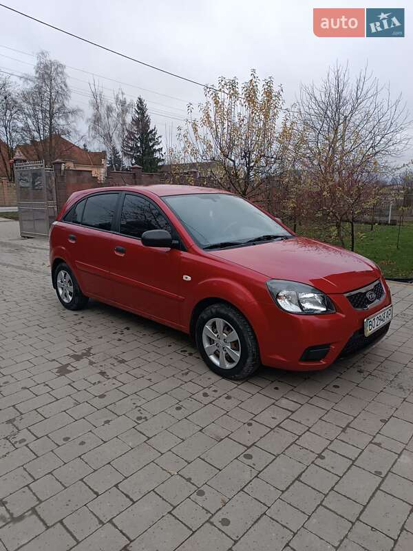 Хэтчбек Kia Rio 2010 в Хоросткове
