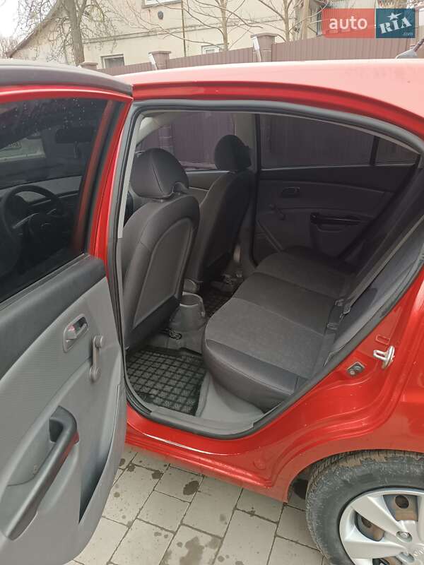 Хэтчбек Kia Rio 2010 в Хоросткове