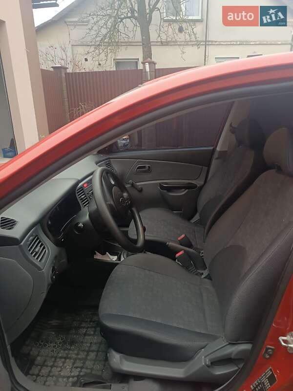 Хэтчбек Kia Rio 2010 в Хоросткове