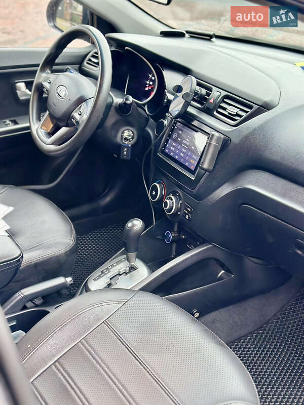 Седан Kia Rio 2014 в Киеве