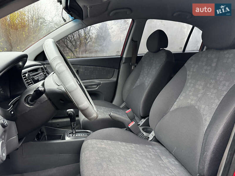 Хэтчбек Kia Rio 2008 в Киеве