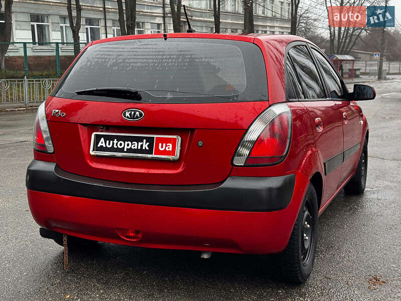 Хэтчбек Kia Rio 2008 в Киеве