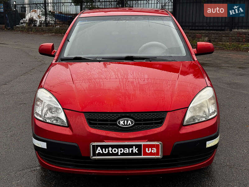 Хэтчбек Kia Rio 2008 в Киеве