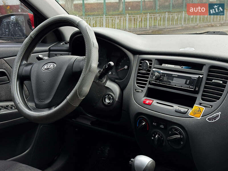 Хэтчбек Kia Rio 2008 в Киеве