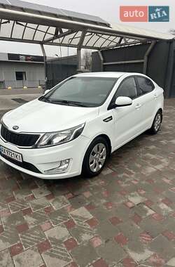 Седан Kia Rio 2013 в Запоріжжі