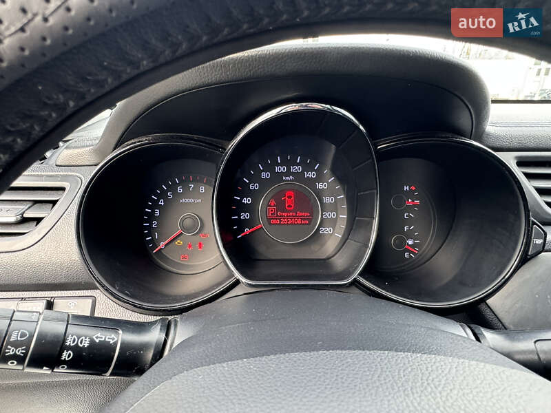 Седан Kia Rio 2011 в Киеве