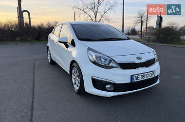 Седан Kia Rio 2016 в Кривом Роге