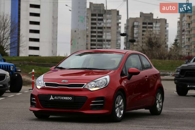 Хэтчбек Kia Rio 2016 в Киеве