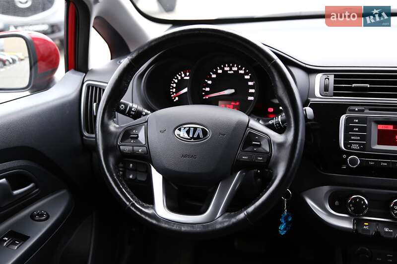Хэтчбек Kia Rio 2016 в Киеве