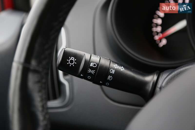 Хэтчбек Kia Rio 2016 в Киеве