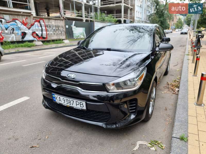 Седан Kia Rio 2017 в Києві