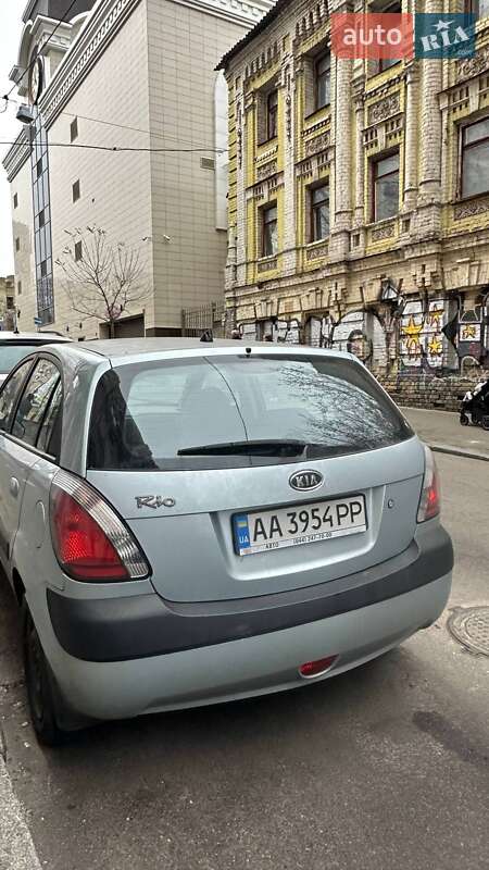 Хэтчбек Kia Rio 2007 в Киеве