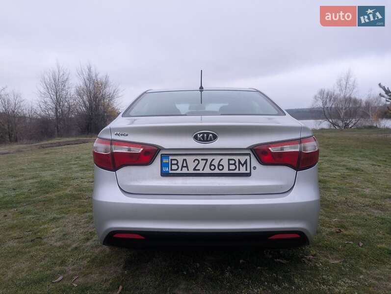 Седан Kia Rio 2012 в Гайвороне